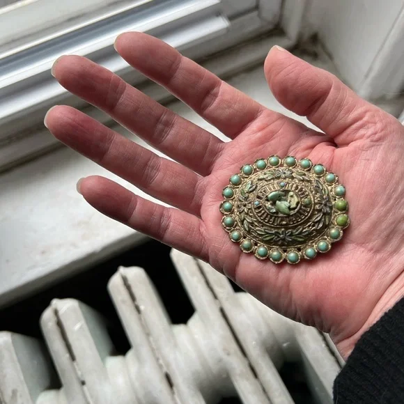 Vintage Turquoise Stone and Flower Florets Oval Brooch - Picture 5 of 5